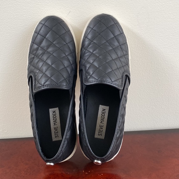 Steve Madden Ecentrcq slip on sneaker size 7B - Picture 3 of 6